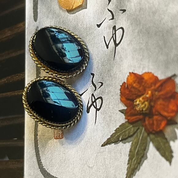Vintage Dainty Gold Filled Signed Black Onyx Cabochon Screwback Earrings
